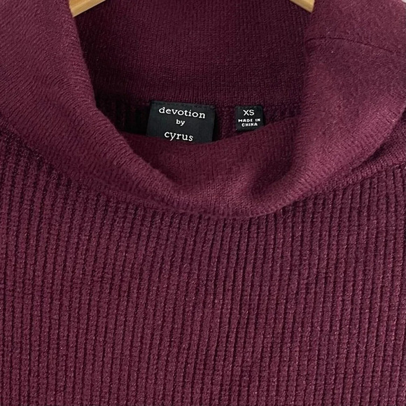 Devotion by Cyrus Turtleneck Pullover Long Sleeve Sweater Size XS - Picture 3 of 5
